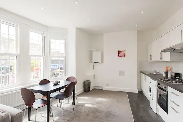 Kennington Apartment A/Apartment